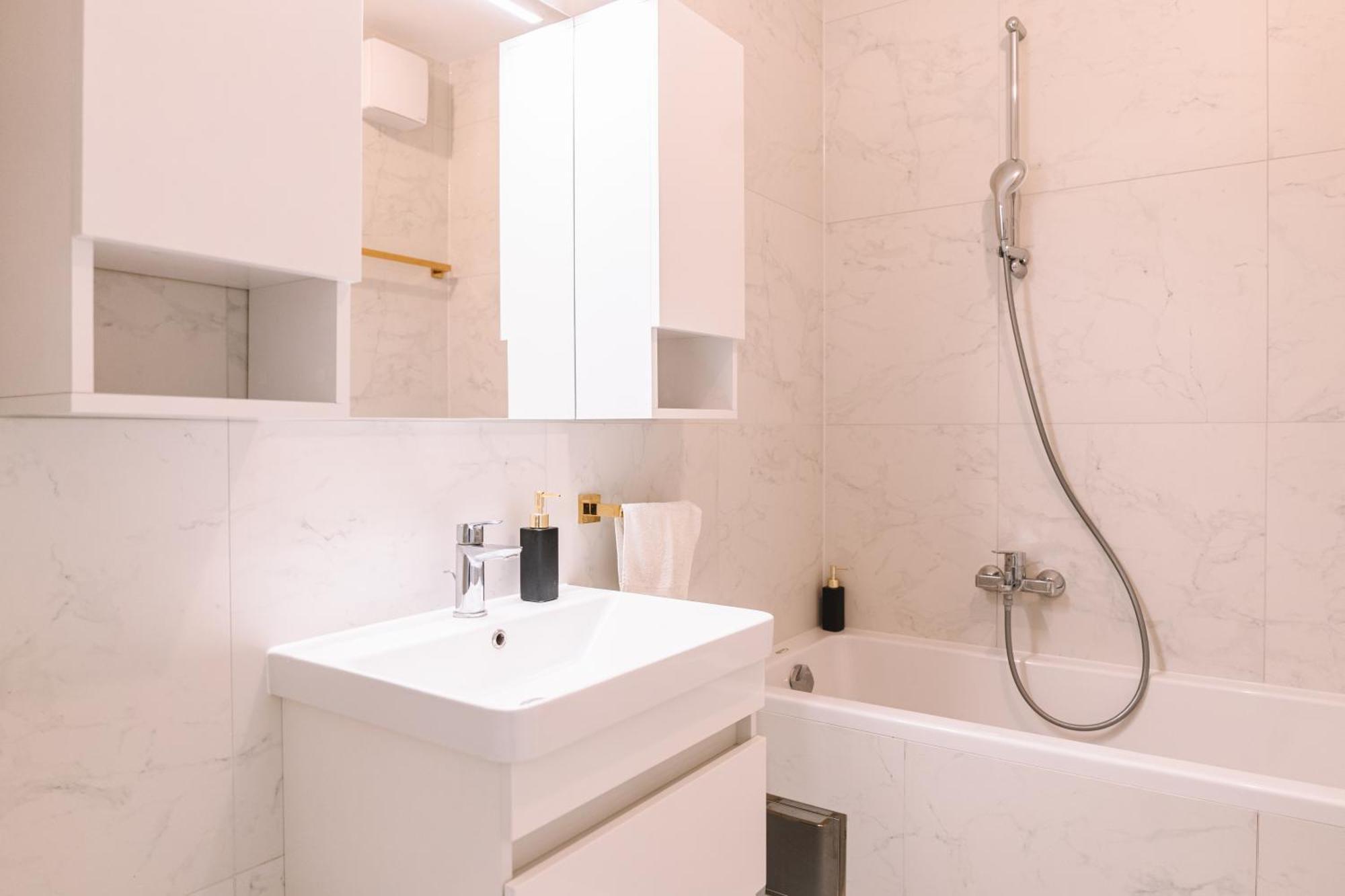 Flexible Selfcheckins 66 - Zagreb - Loggia - 80M2 - New - Luxury - Garage - 2 Bedrooms Luaran gambar